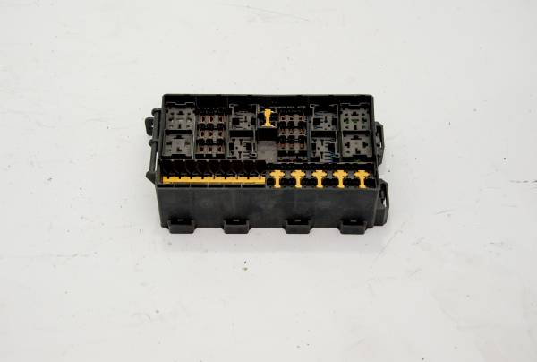 FORD TRANSİT 305 L ÇIKMA PARÇA  V184 SİGORTA KUTUSU